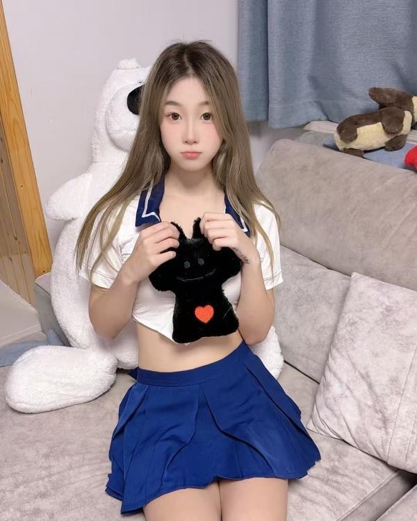 08高颜值好身材妹妹