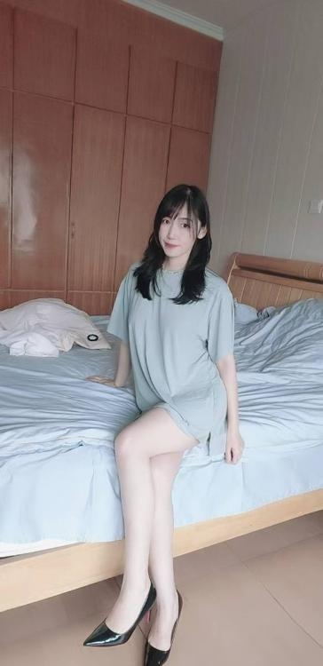 新北大胸长腿妹子