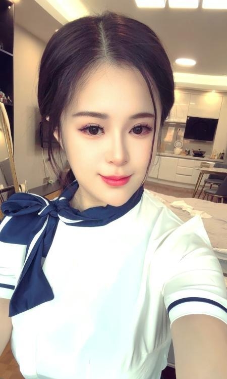 制服诱惑骚女悠悠