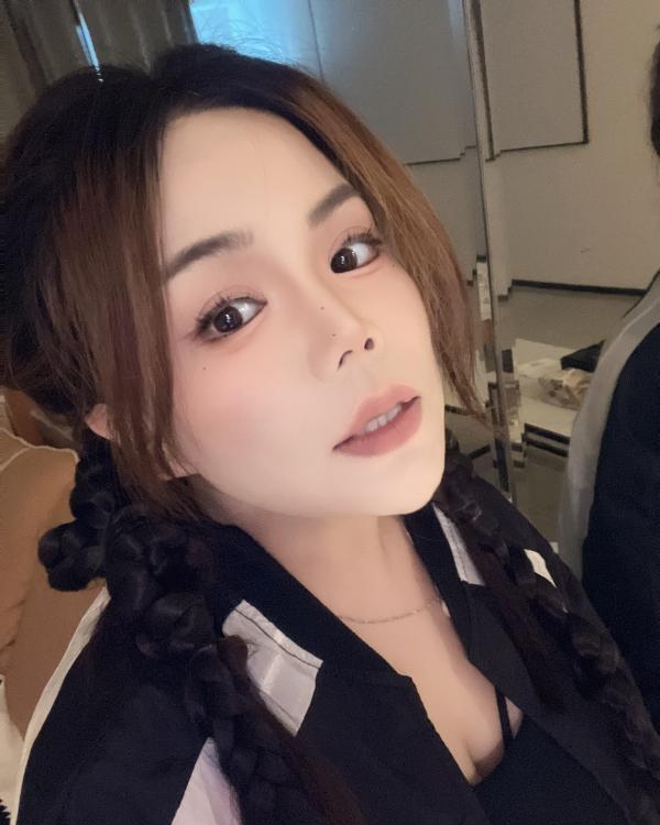 4D大胸御姐骚货老师